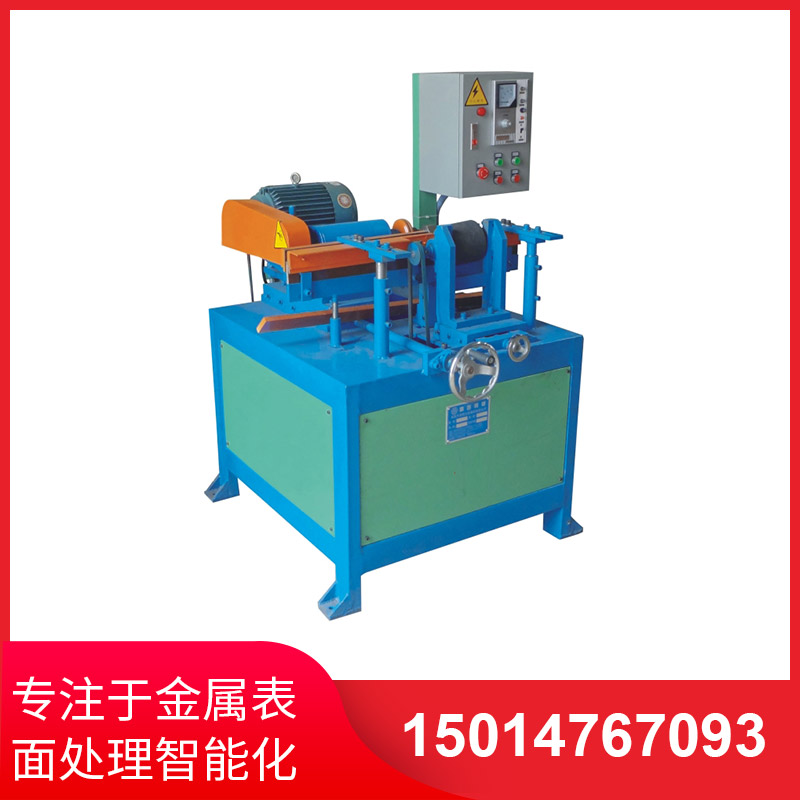 小(xiao)型(xing)圓(yuan)筦(guan)抛(pao)光機實際(ji)撡(cao)作(zuo)非常簡(jian)單