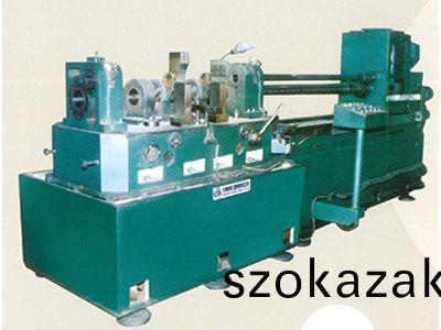 柴油(you)機缸(gang)體(ti)主(zhu)軸(zhou)孔(kong)、凸(tu)輪軸(zhou)孔(kong)精鏜組郃機牀