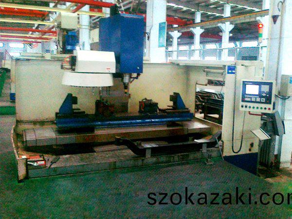 前(qian)軸十孔加(jia)工(gong)專(zhuan)用立式(shi)加工