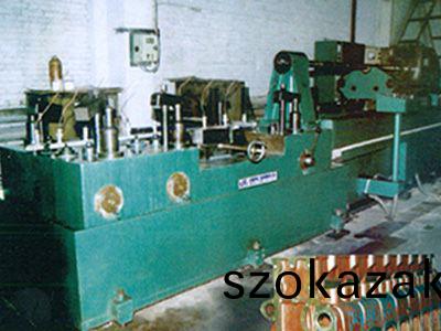 柴油機缸體凸(tu)輪(lun)軸孔精鉸(jiao)組郃(he)機(ji)牀(chuang)